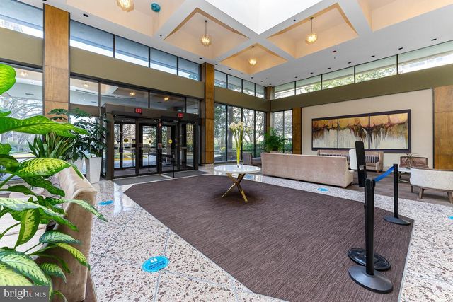 3713 S GEORGE MASON DR #T5, Falls Church, VA 22041