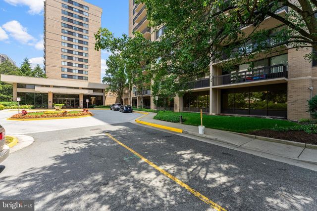 3713 S GEORGE MASON DR #T5, Falls Church, VA 22041