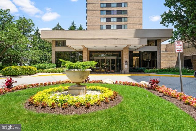 3713 S GEORGE MASON DR #T5, Falls Church, VA 22041