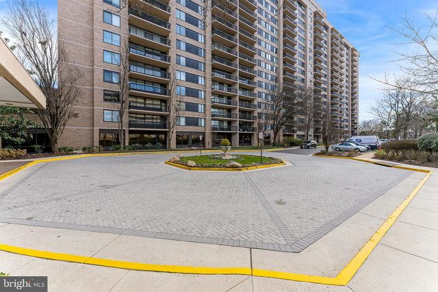 3713 S GEORGE MASON DR #T5, Falls Church, VA 22041