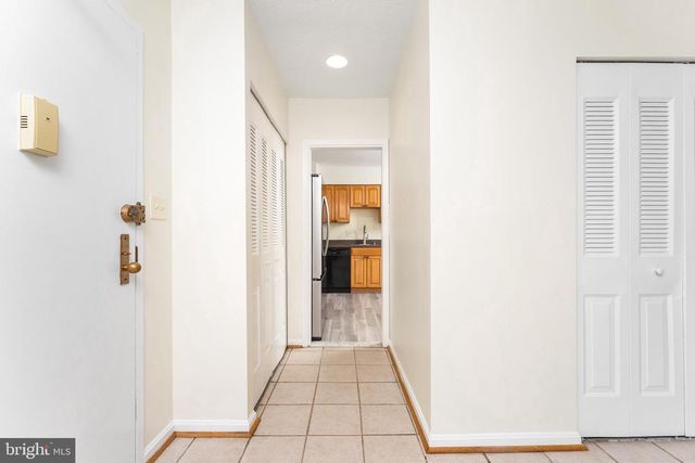 3713 S GEORGE MASON DR #T5, Falls Church, VA 22041