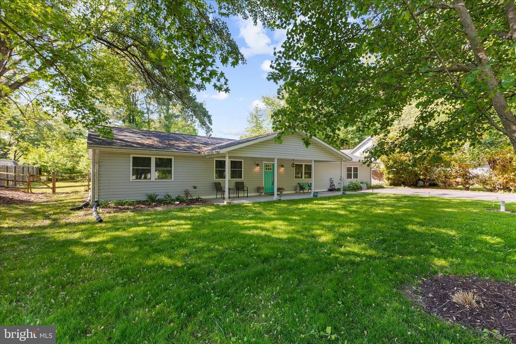 Image 1 of property listing at 1906 STEVENS DR, Chester, MD 21619