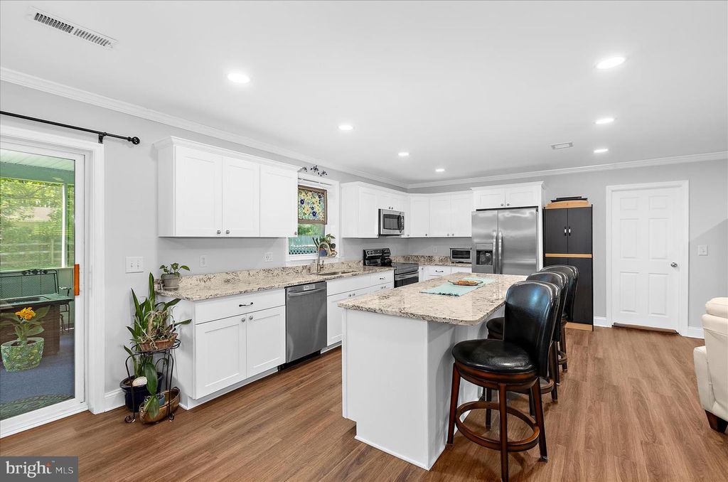 Image 13 of property listing at 1906 STEVENS DR, Chester, MD 21619