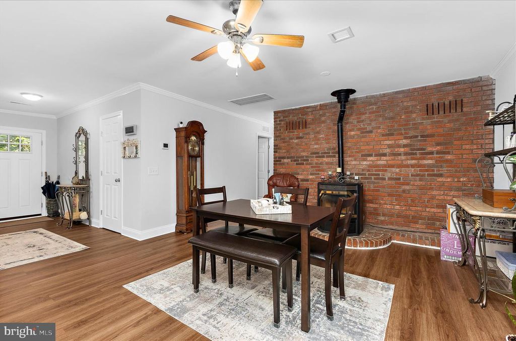 Image 16 of property listing at 1906 STEVENS DR, Chester, MD 21619