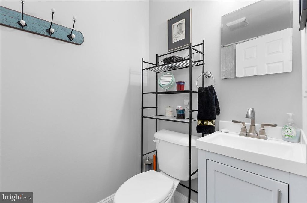 Image 30 of property listing at 1906 STEVENS DR, Chester, MD 21619