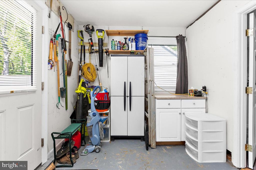 Image 35 of property listing at 1906 STEVENS DR, Chester, MD 21619