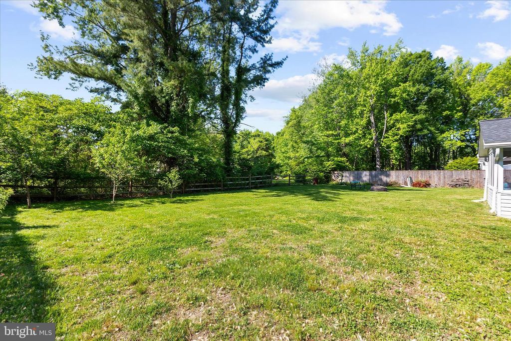 Image 39 of property listing at 1906 STEVENS DR, Chester, MD 21619