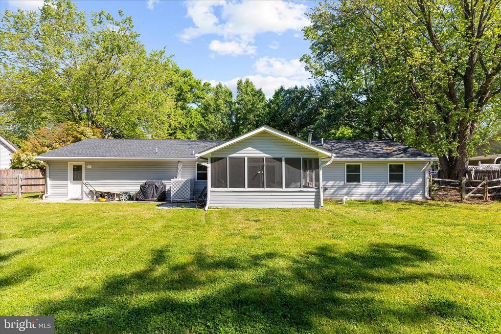 Image 41 of property listing at 1906 STEVENS DR, Chester, MD 21619