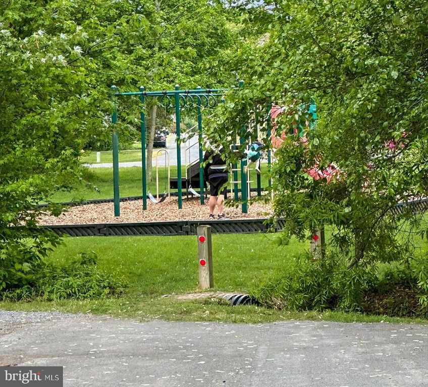 Image 44 of property listing at 1906 STEVENS DR, Chester, MD 21619