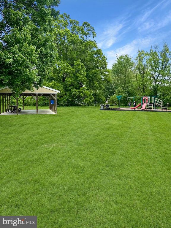 Image 47 of property listing at 1906 STEVENS DR, Chester, MD 21619