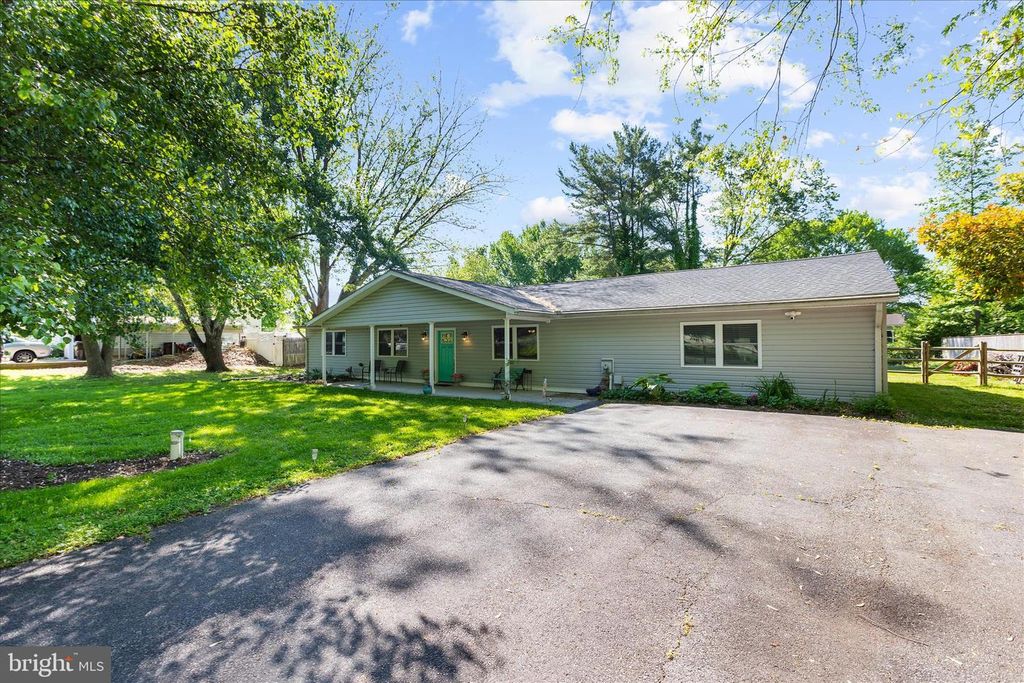 Image 6 of property listing at 1906 STEVENS DR, Chester, MD 21619