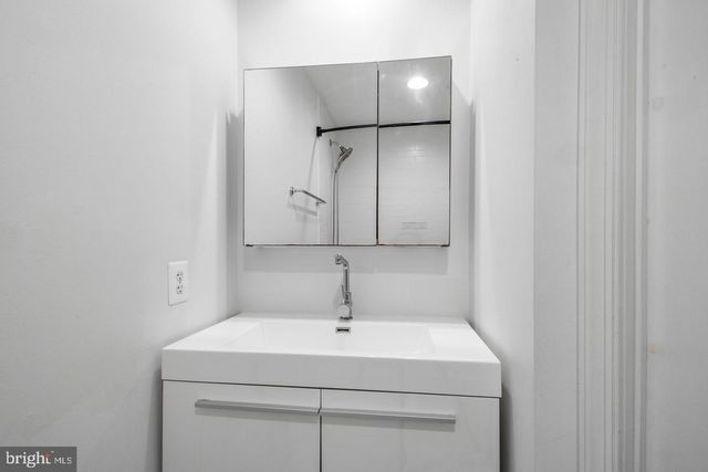 8830 MANSION VIEW CT, Vienna, VA 22182