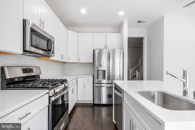 8830 MANSION VIEW CT, Vienna, VA 22182