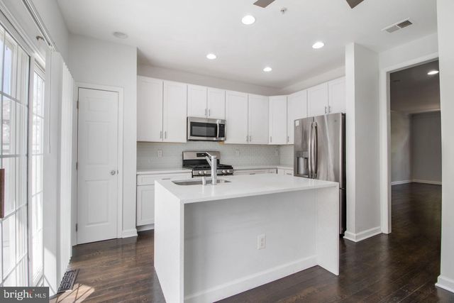 8830 MANSION VIEW CT, Vienna, VA 22182