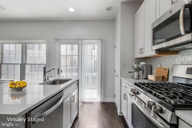 8830 MANSION VIEW CT, Vienna, VA 22182