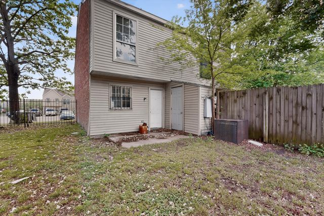 9467 Olde Towne Row, Dallas, TX 75227