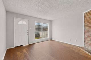 9467 Olde Towne Row, Dallas, TX 75227