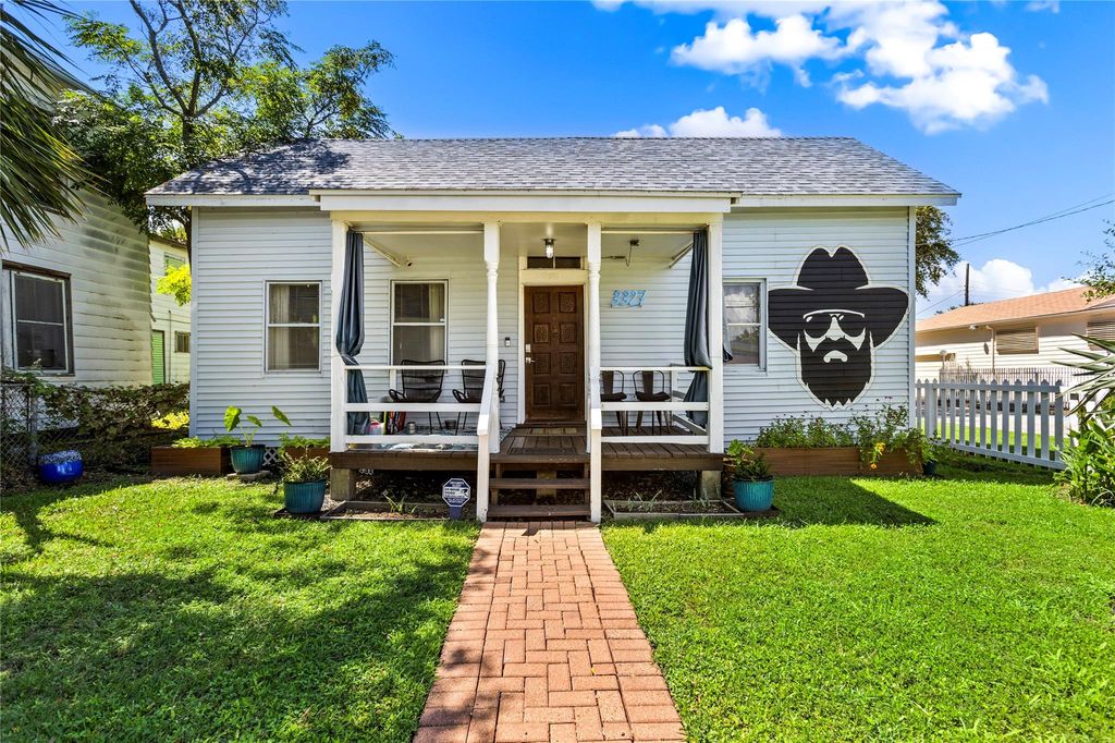 3327 Ursuline Street, Galveston, TX 77550