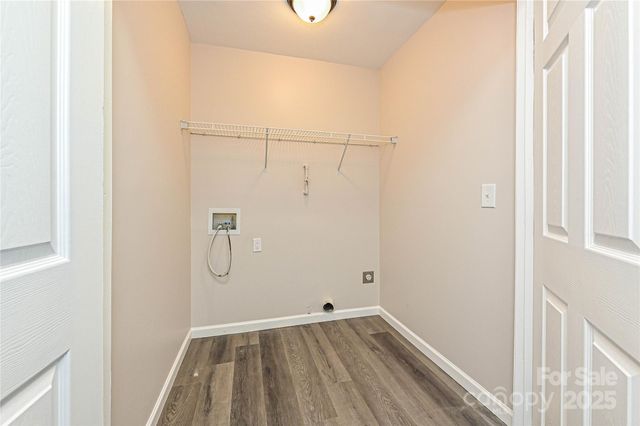 3133 Amay James Avenue, Charlotte, NC 28208