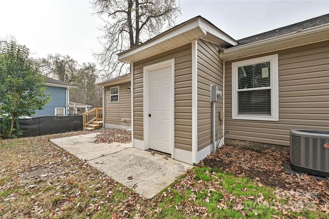 3133 Amay James Avenue, Charlotte, NC 28208