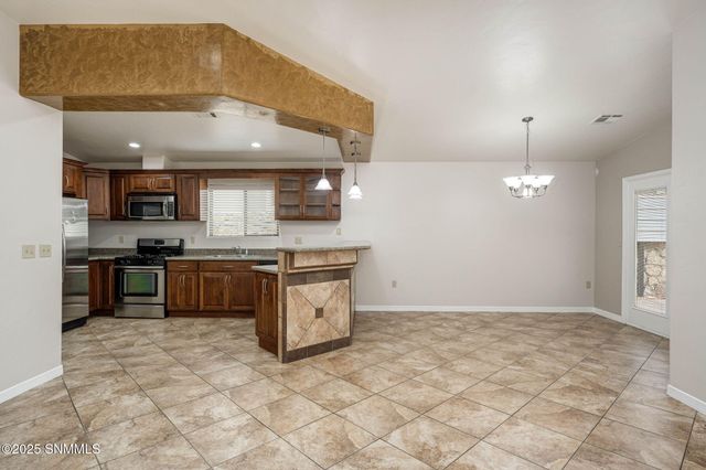 7324 Vista De Sobre Drive, Las Cruces, NM 88012