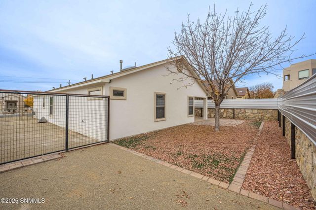 7324 Vista De Sobre Drive, Las Cruces, NM 88012