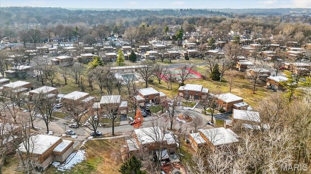 11846 Sologne Court, Maryland Heights, MO 63043