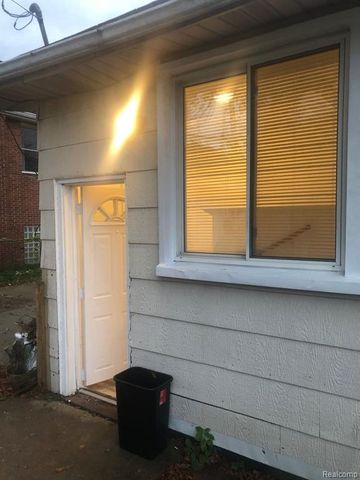 5027 Woodward Street, Wayne, MI 48184