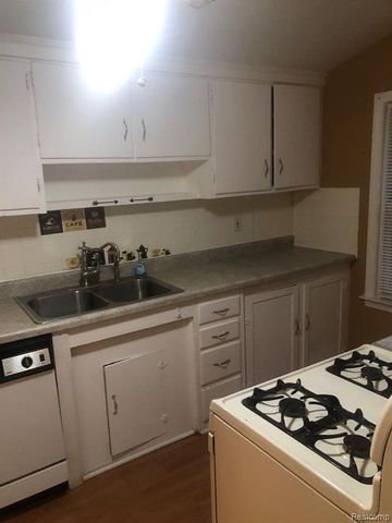 5027 Woodward Street, Wayne, MI 48184