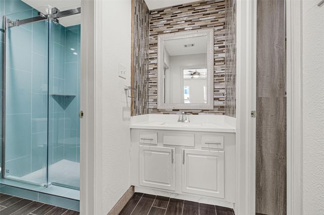 8715 Bauman Road 6, Houston, TX 77022