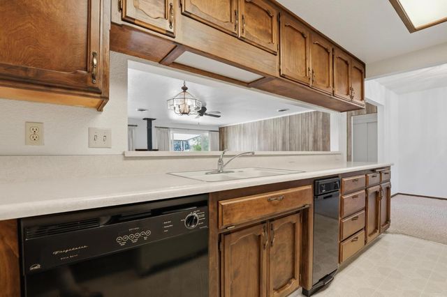 1042 Jay St, Olivehurst, CA 95961
