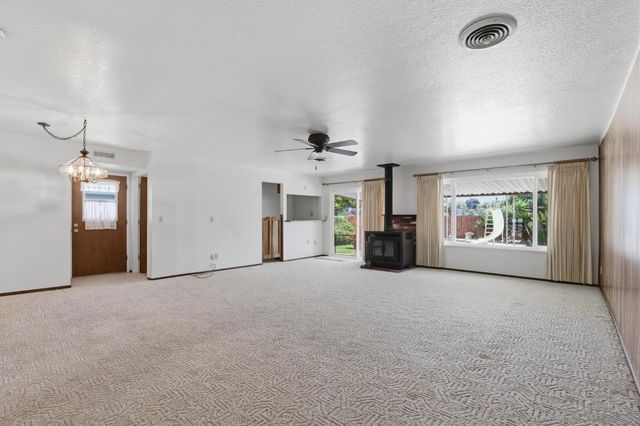 1042 Jay St, Olivehurst, CA 95961