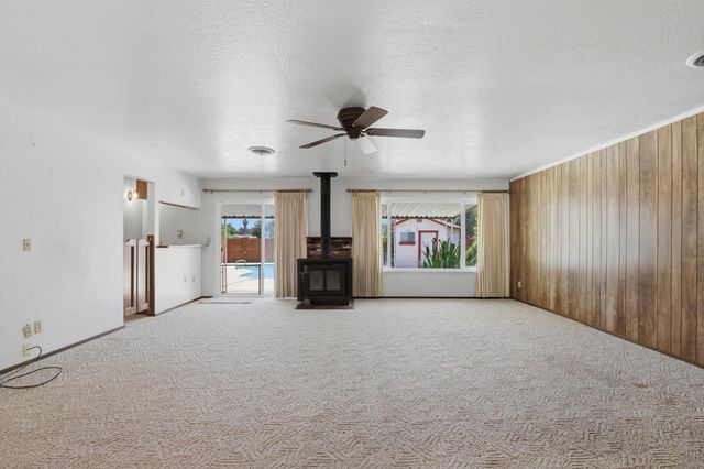 1042 Jay St, Olivehurst, CA 95961