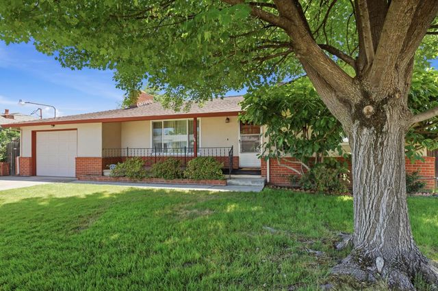 1042 Jay St, Olivehurst, CA 95961