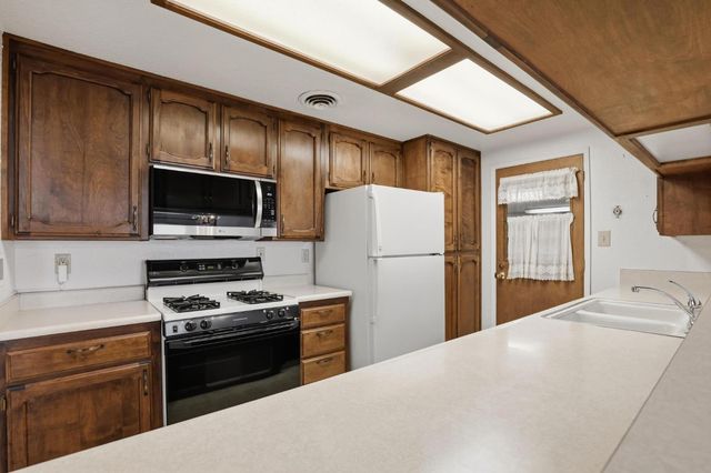 1042 Jay St, Olivehurst, CA 95961