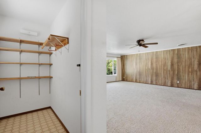 1042 Jay St, Olivehurst, CA 95961