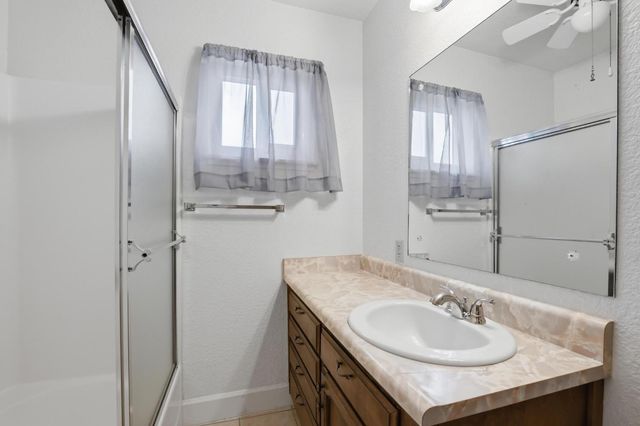 1042 Jay St, Olivehurst, CA 95961