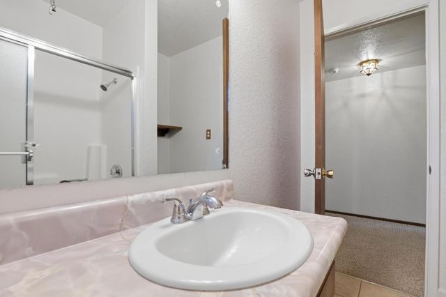 1042 Jay St, Olivehurst, CA 95961