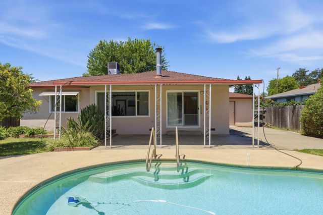 1042 Jay St, Olivehurst, CA 95961