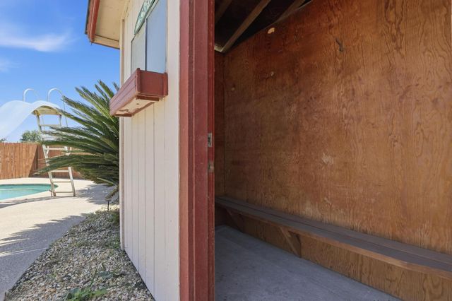 1042 Jay St, Olivehurst, CA 95961