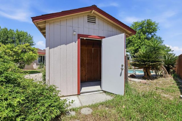 1042 Jay St, Olivehurst, CA 95961