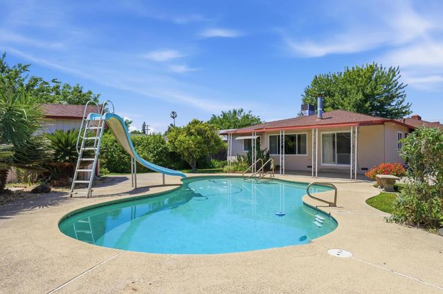 1042 Jay St, Olivehurst, CA 95961