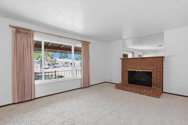 1042 Jay St, Olivehurst, CA 95961