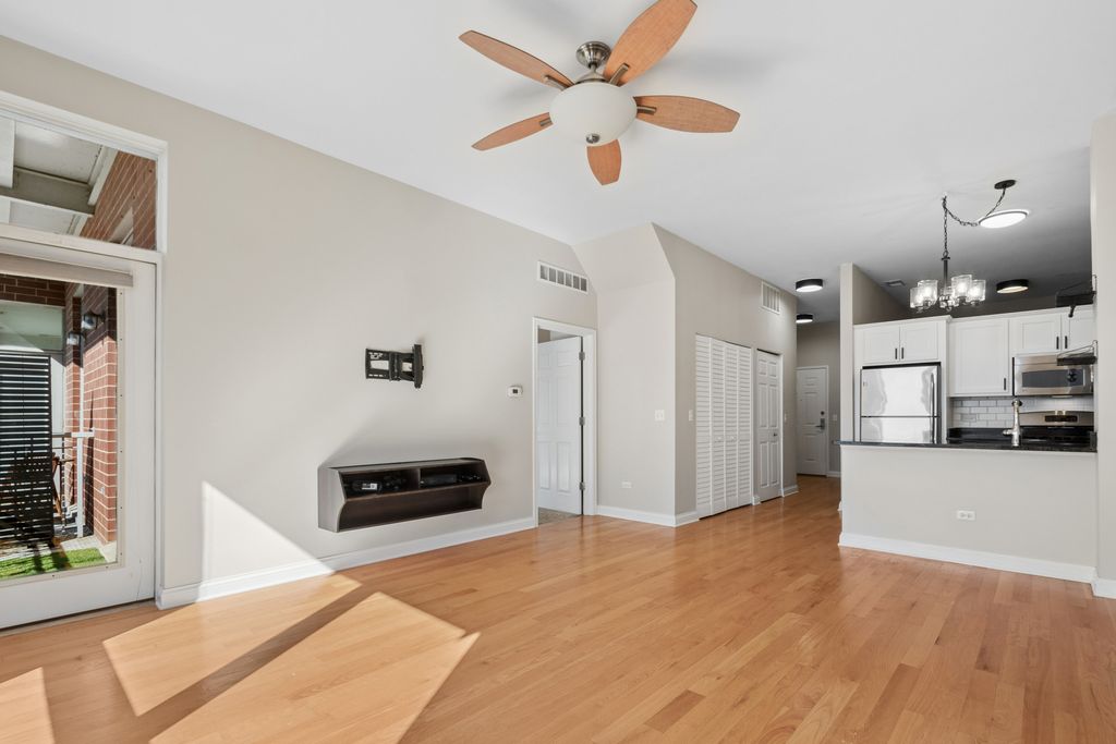 2035 S Indiana Avenue 405, Chicago, IL 60616 — photo 3