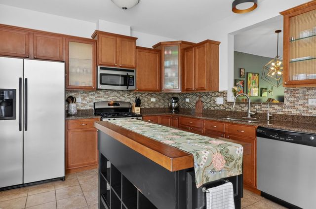 44 Grace Court, Lemont, IL 60439