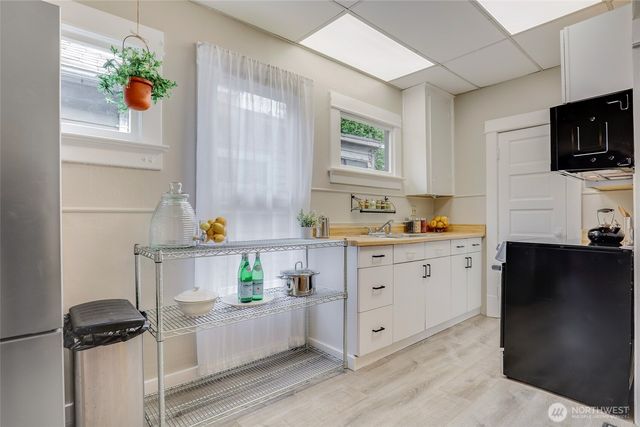 5248 11th Avenue NE, Seattle, WA 98105