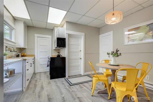 5248 11th Avenue NE, Seattle, WA 98105