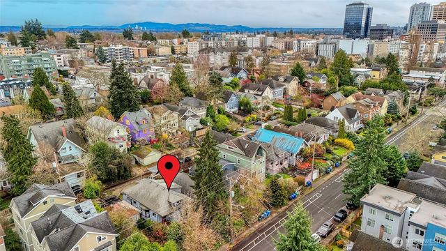5248 11th Avenue NE, Seattle, WA 98105