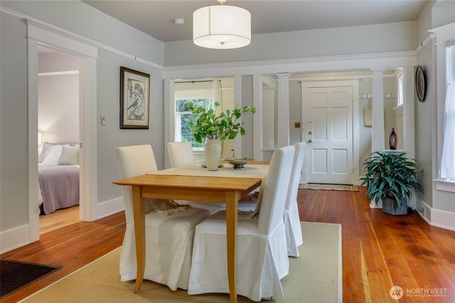 5248 11th Avenue NE, Seattle, WA 98105