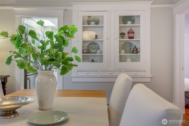 5248 11th Avenue NE, Seattle, WA 98105